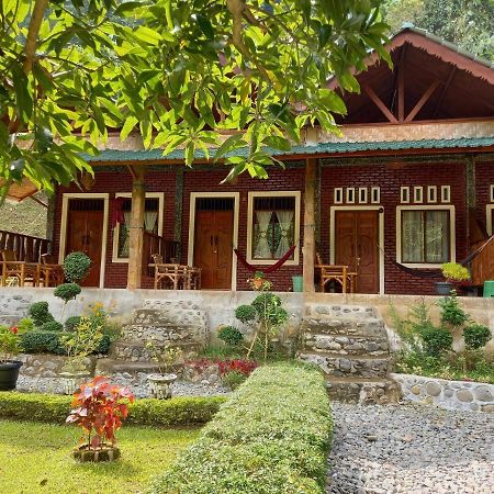 Sahnan Guest House Bukit Lawang Exterior foto